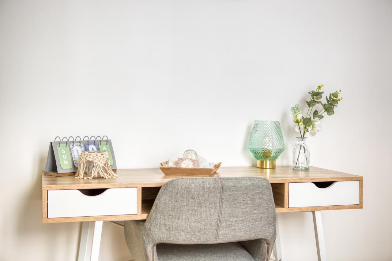 Grand Line - Parking- Metro 5 - Easy Check-In - Netflix - Disney Plus Apartment Pantin Exterior photo
